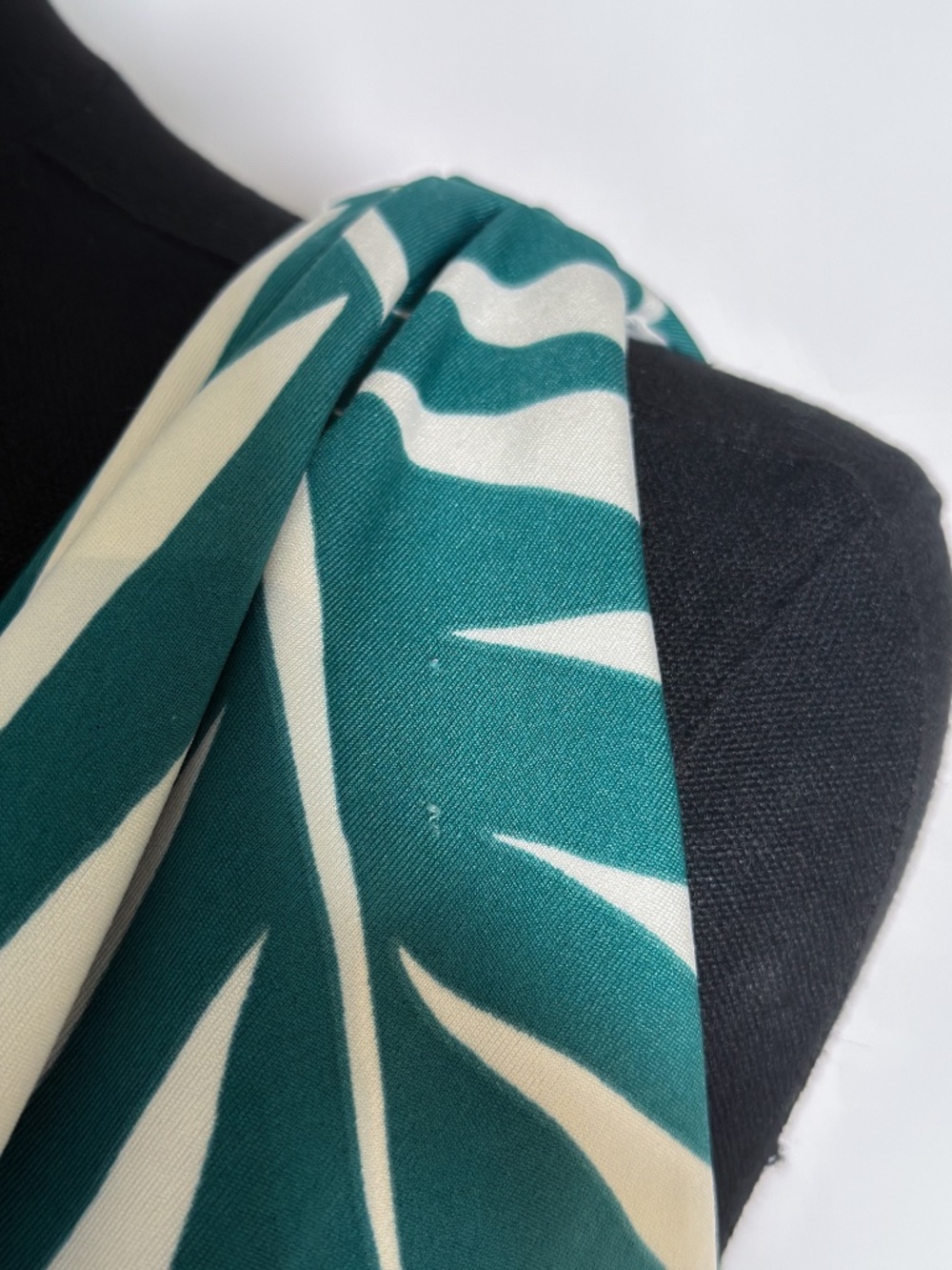 JLUXLABEL Green Leaf Ruched Cowl‑Neck Dress – Size M - Picture 7 of 10